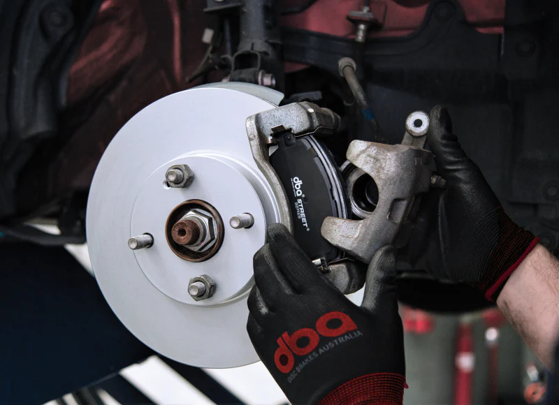 DBA 15-20 Ford Mustang GT (w/o Perf Pkg) Rear Street Series Drilled Rotor w/Black Hat - Image 3
